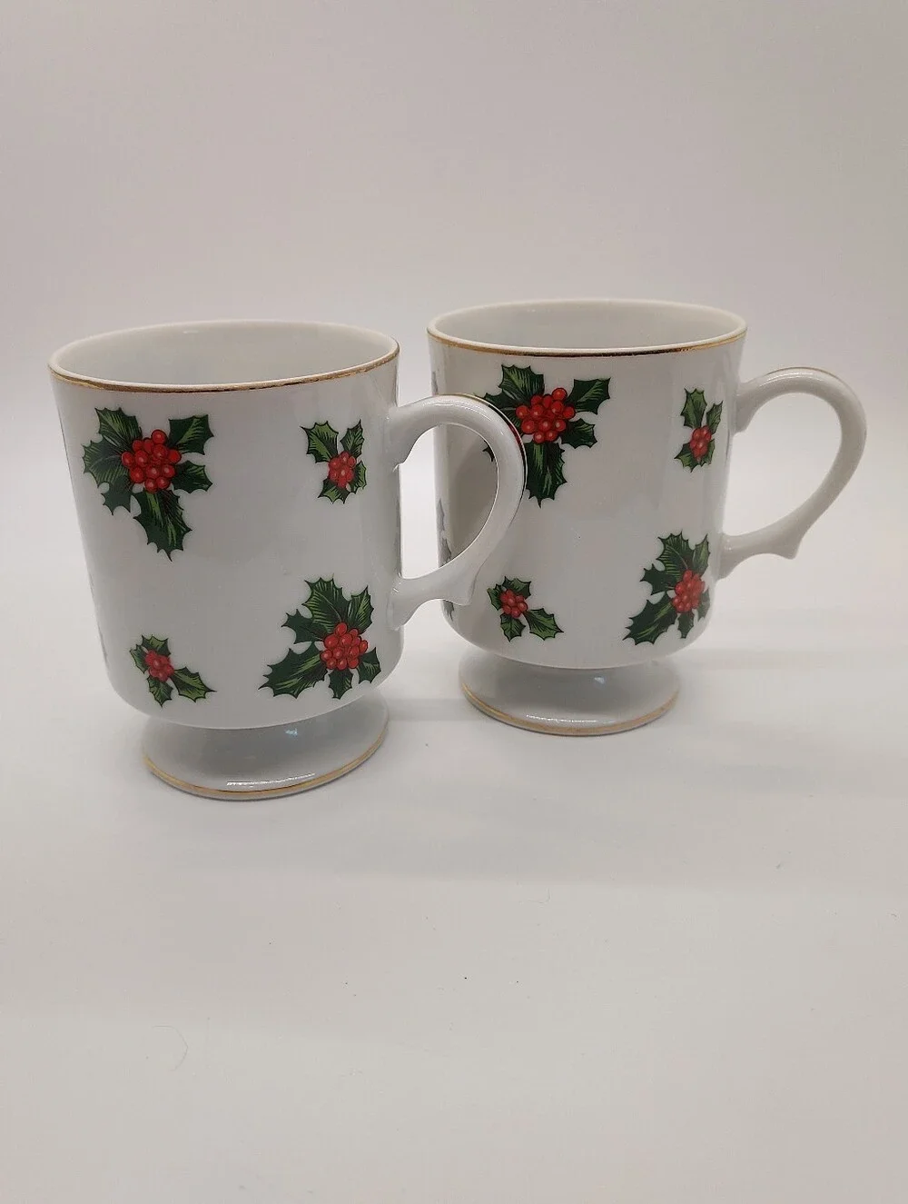 Vintage Lefton 8oz Christmas Holly Berry Footed Porcelain Coffee Mug Cups (2)